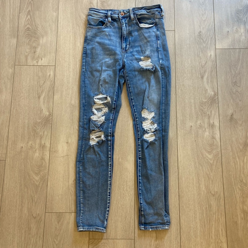 American Eagle Straight High Waisted Ripped Jeans
